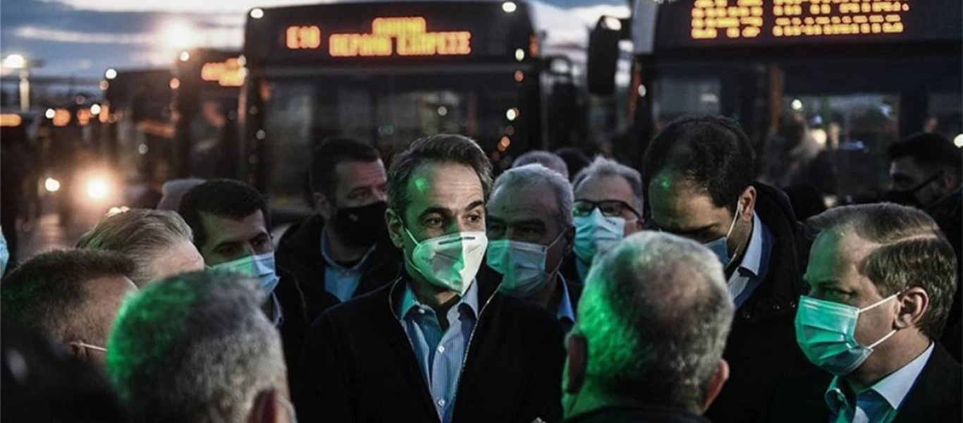 Νέο απίστευτο κυβερνητικό φιάσκο: Ακινητοποιημένα τα 23 από τα 40 νοικιασμένα λεωφορεία - Έχουν... βλάβη